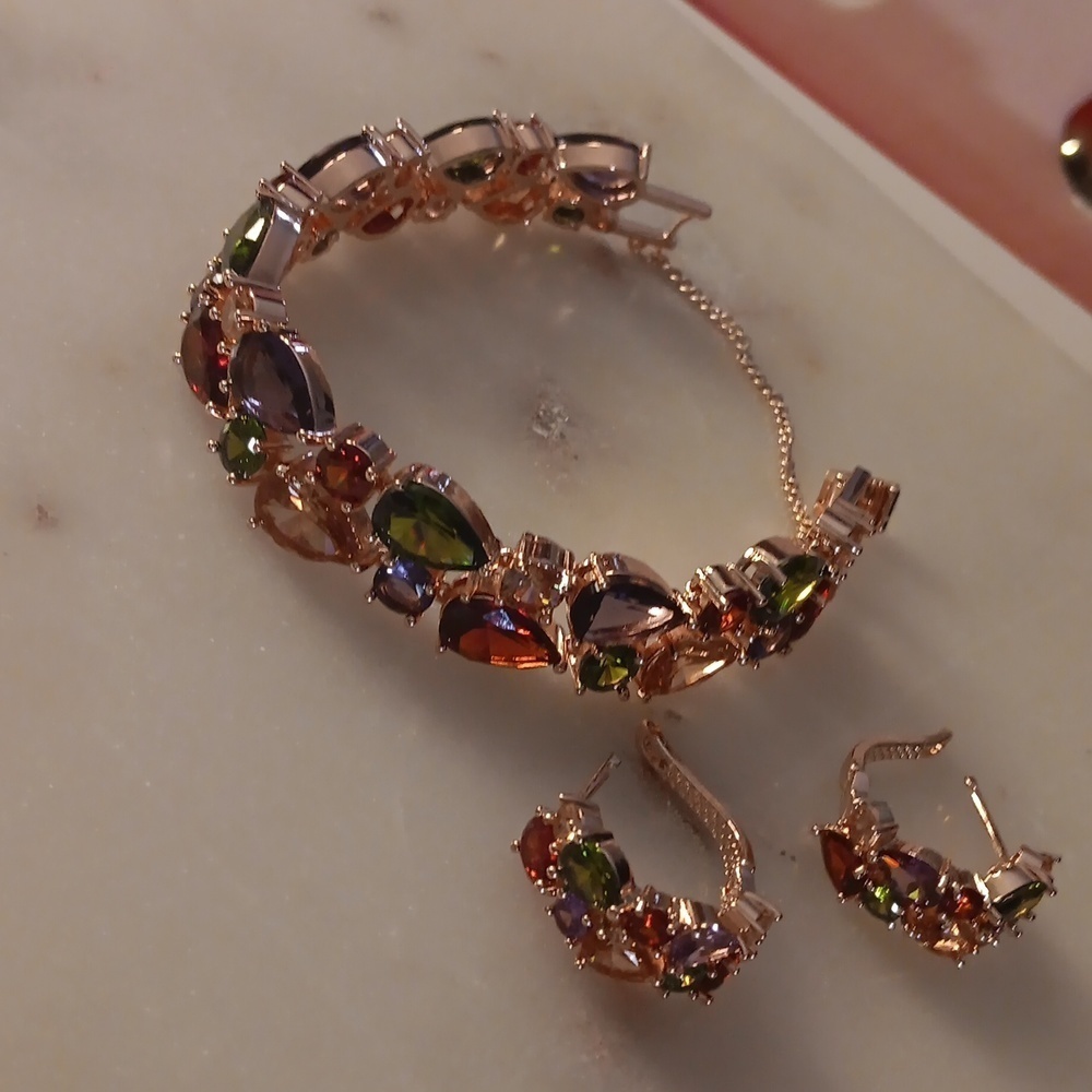Bracelet necklace with pendant very brilliant